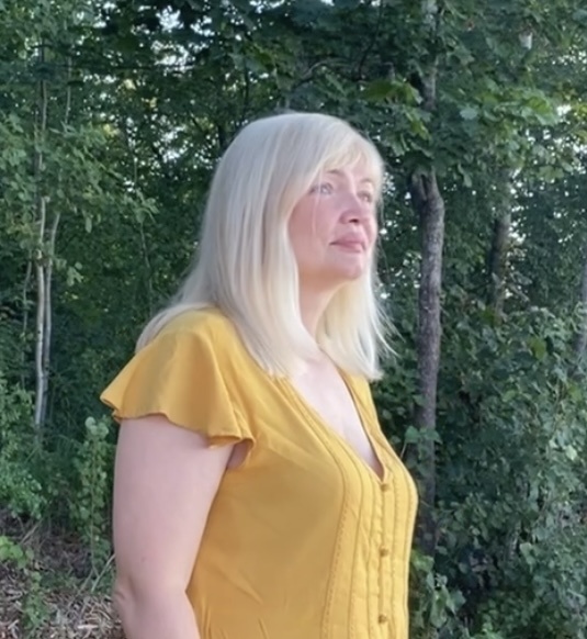 Это я на работе в Репино (Ленинградская область). Тот самый случай, когда надо было просто перетерпеть. Лето 2025