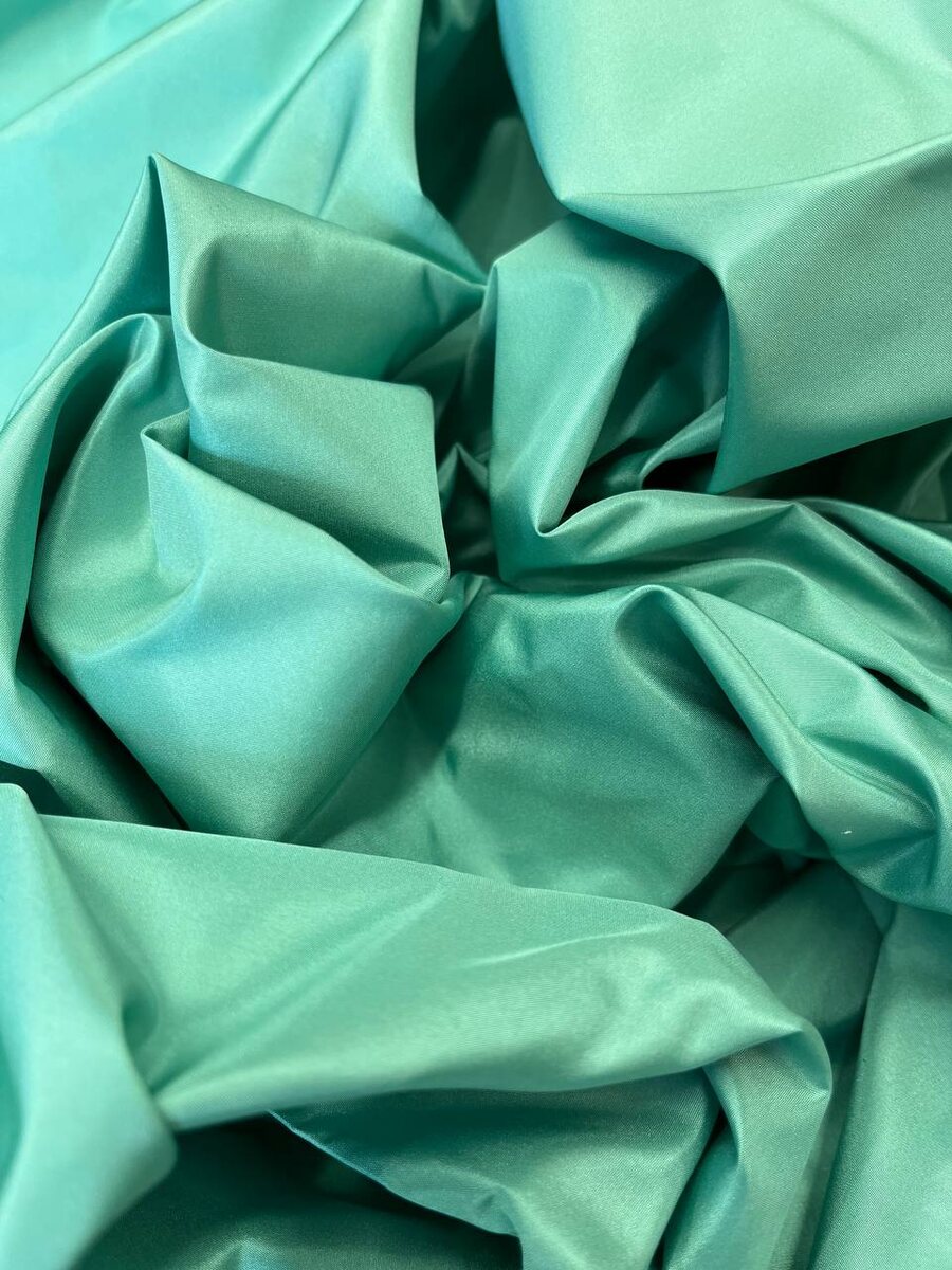 шелк тафта 100%
Ширина: 144 см
Арт.: 2401141
Цена: 2950 ₽/м