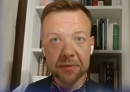    Польское издание уволило украинского журналиста, назвавшего Навроцкого «паханом»