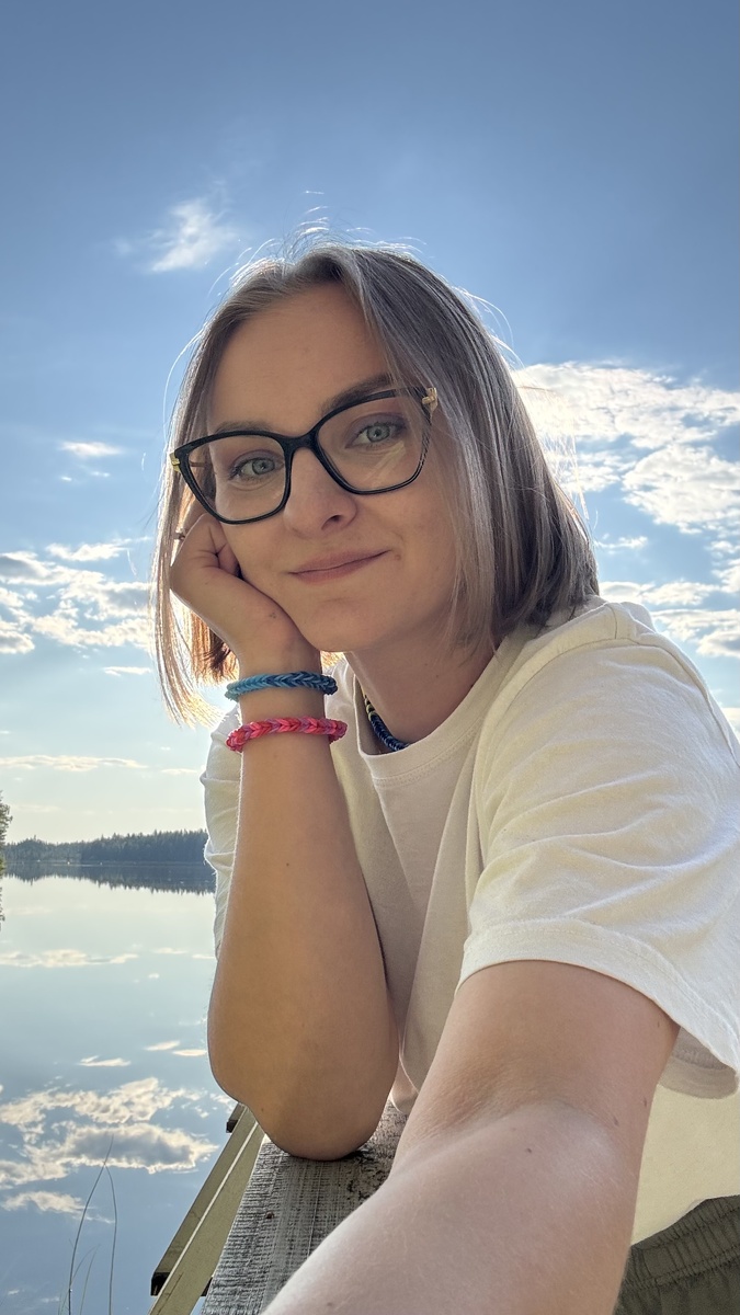 Коротенький привет от автора статьи, фитнес-тренера и специалиста по коррекции осанки Исаковой Юлии. Рада вас видеть в гостях! ⤵️ сегодня поговорим о здоровье спины