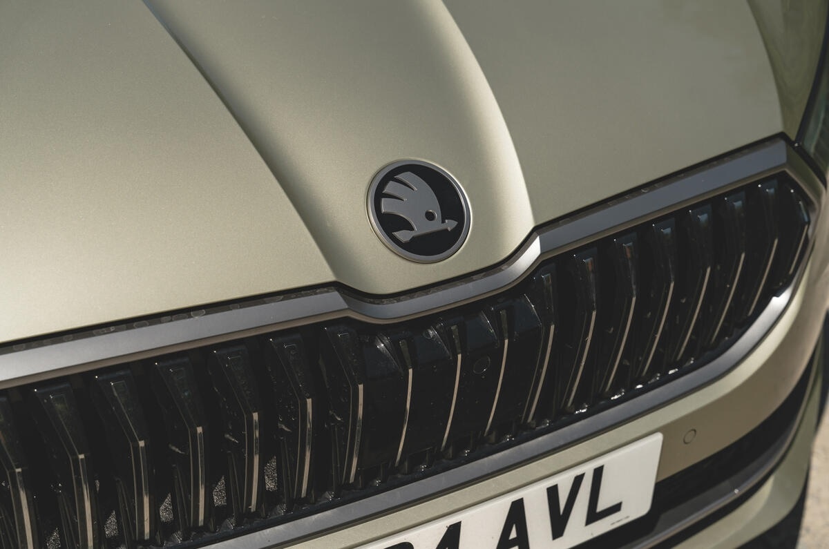 Первое место в рейтинге по сумме контрольных параметров – Skoda Superb