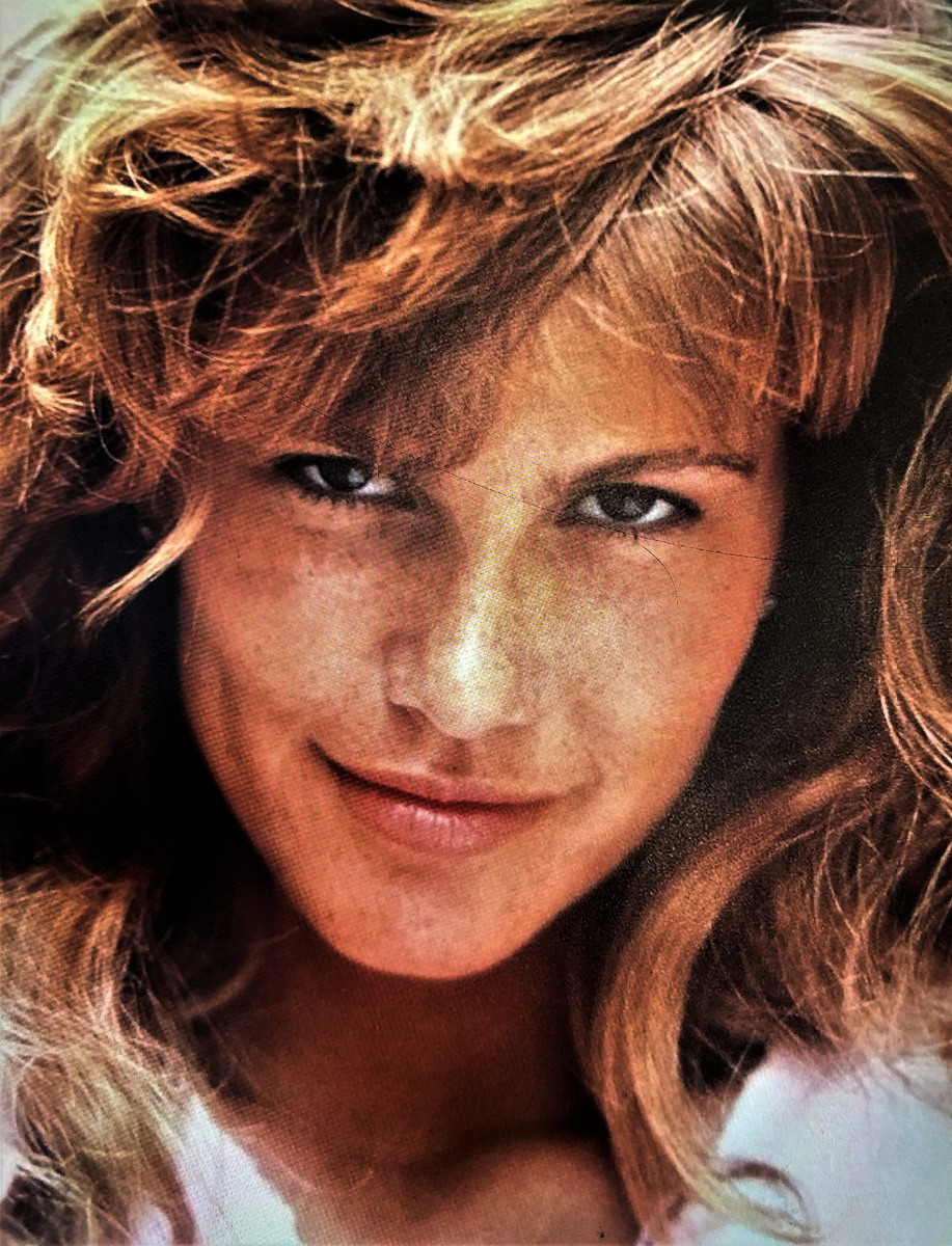 Джу́ли Э́ллен «То́ни» Ки́тэйн (Julie Ellen «Tawny» Kitaen получила известность в 80-е годы прошлого века как актриса и модель