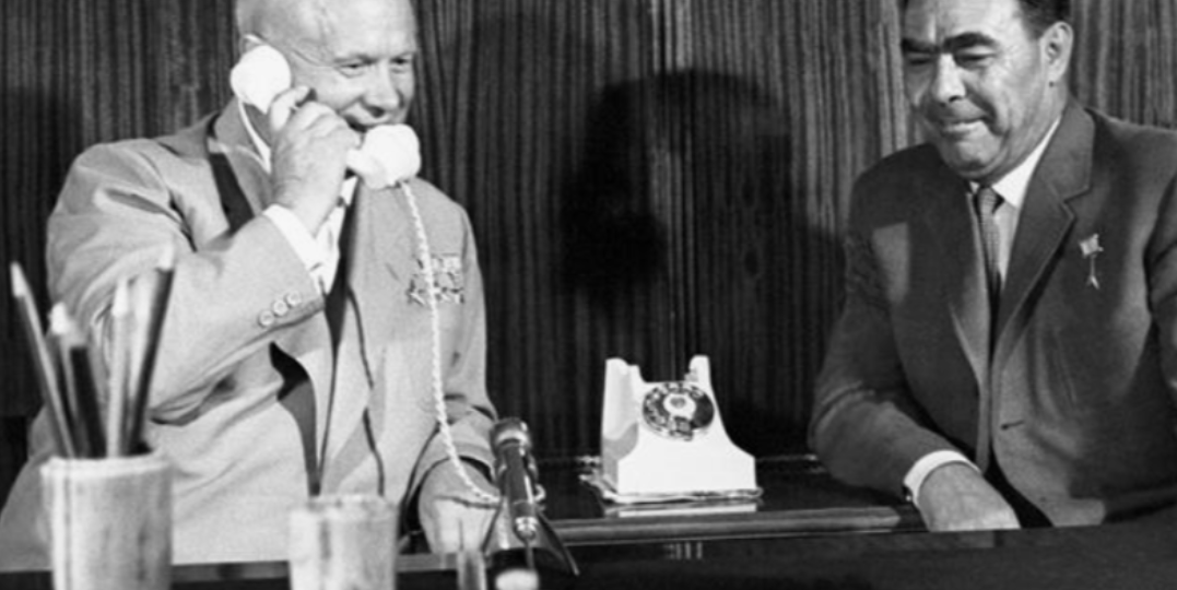 Дисковые телефоны: Почему люди во власти до сих пор ими пользуются