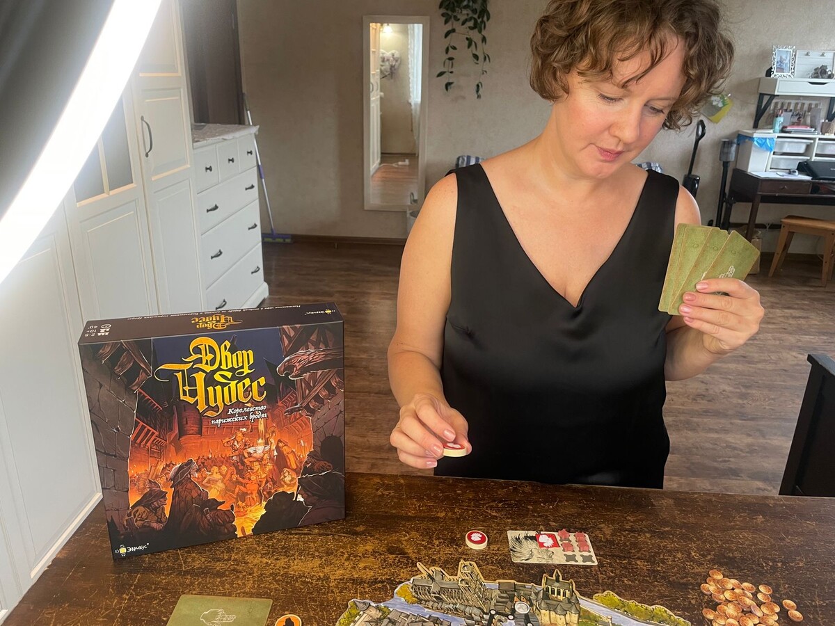 Аня делает ход