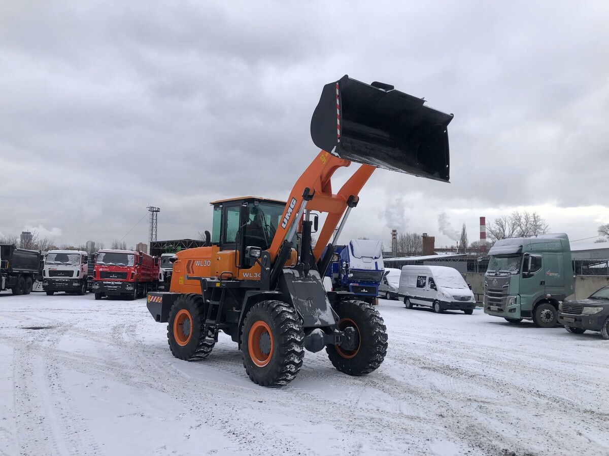 Фронтальный погрузчик UMG WL 30