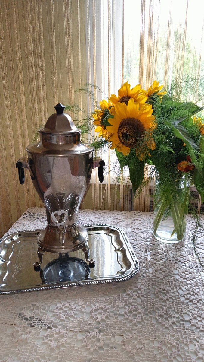 Посудный подарок с историей. Фото автора 