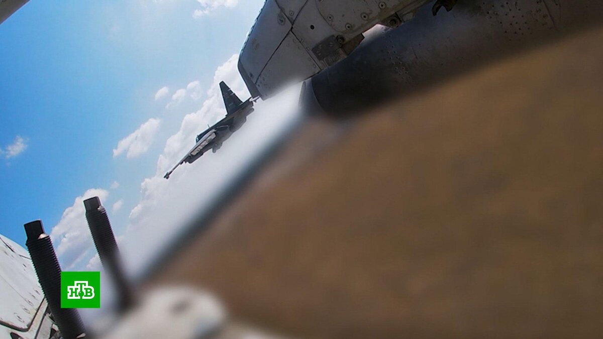    Штурмовики Су-25 разбили бронетехнику ВСУ в зоне СВО