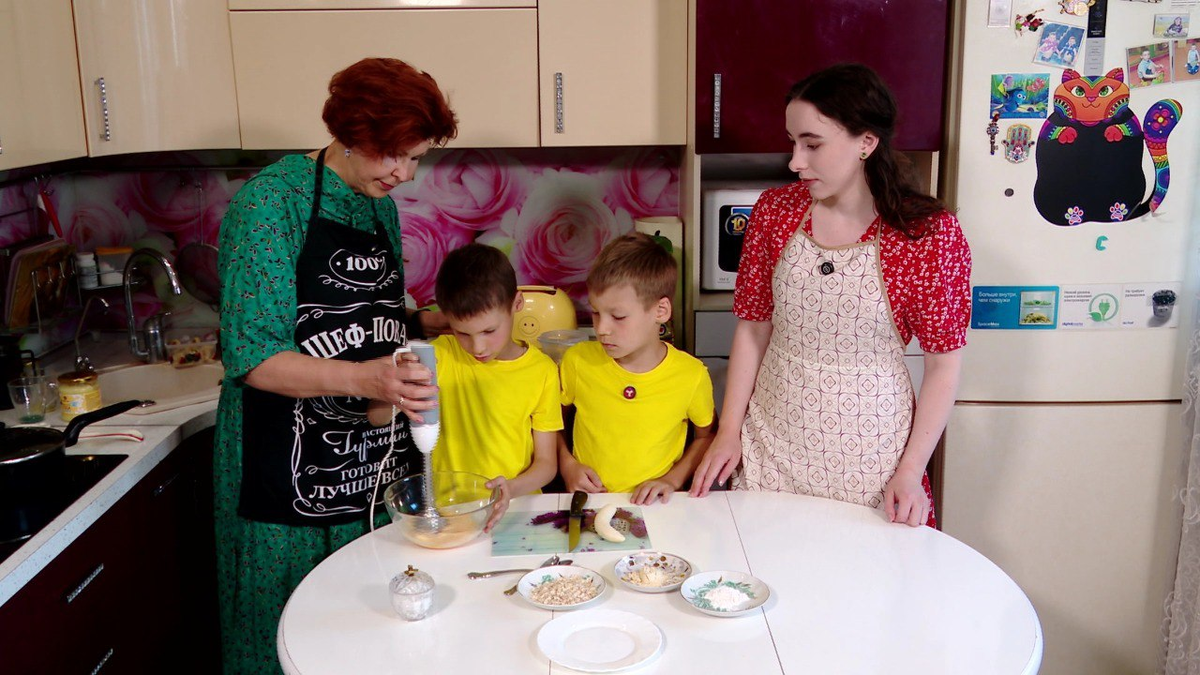 Банановая пицца - отличная идея для детского завтрака - сладкого, но сытного
