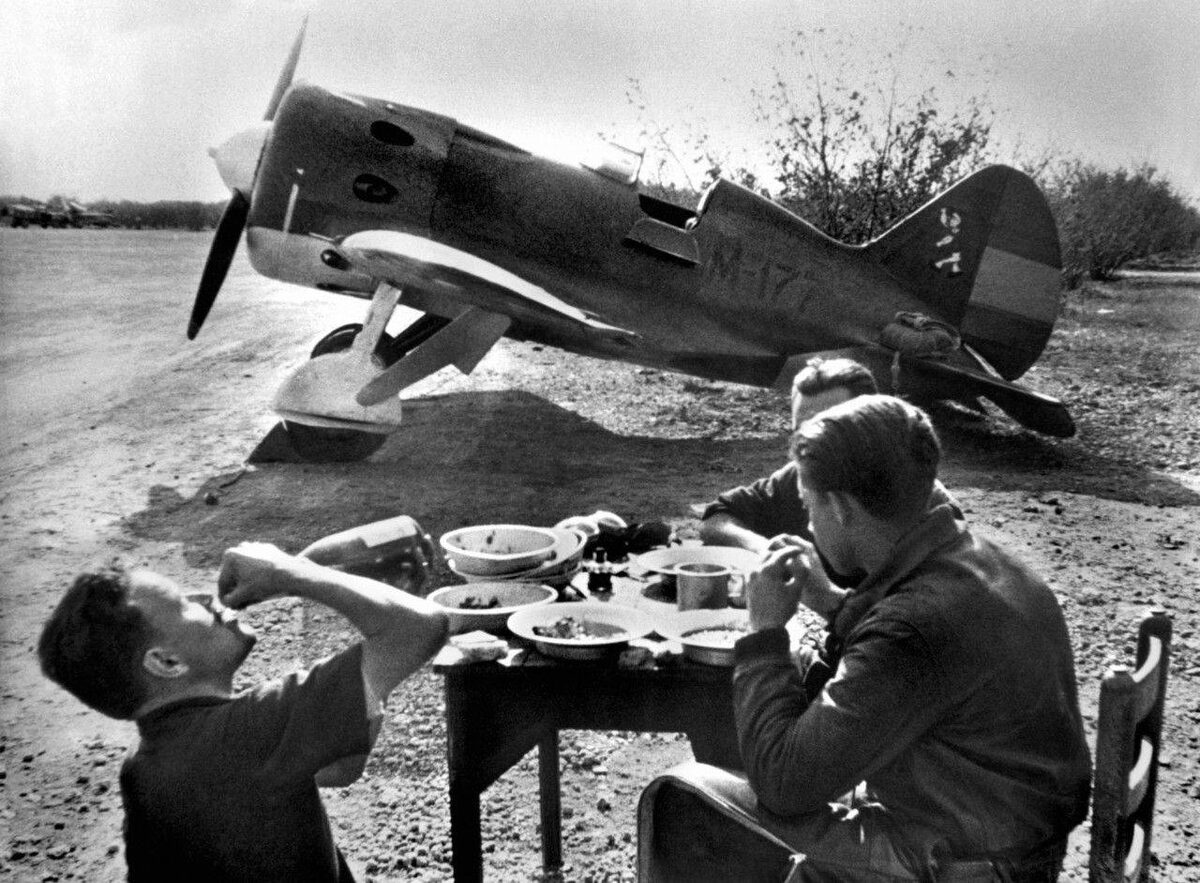 Советские лётчики в Испании