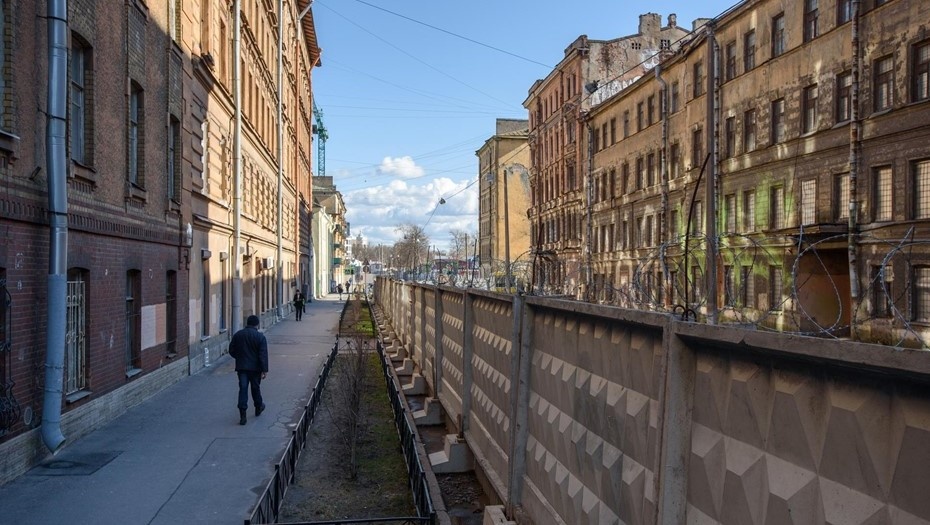    Аварийные дома на Тележной улице Автор фото: Ермохин Сергей