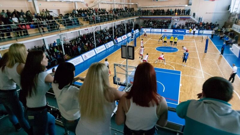     Болельщики волейбольного клуба "Университет" Из архива редакции