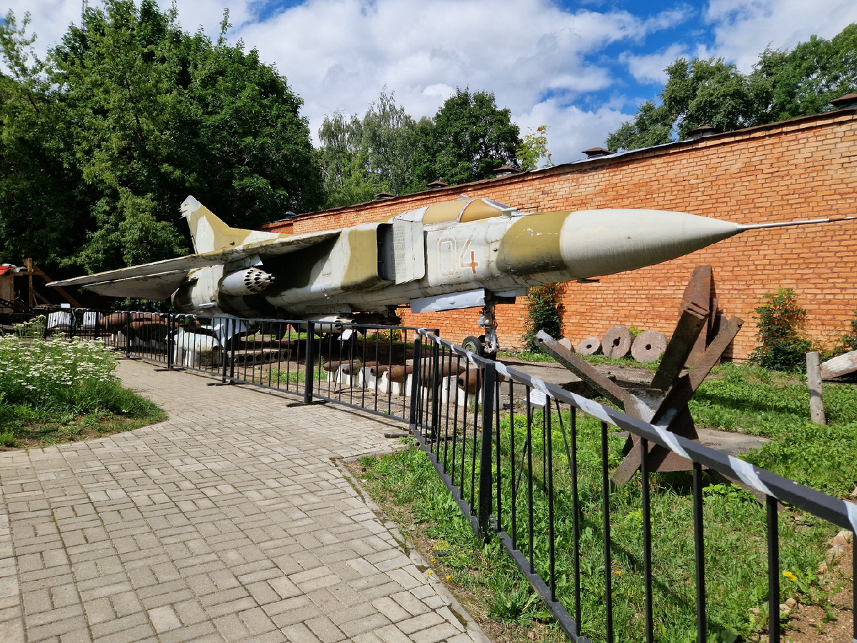 МиГ-23М (23-11М, изд. 2М). 1972-1976. Музей «Смоленщина в годы Великой Отечественной войны 1941-1945 гг.»