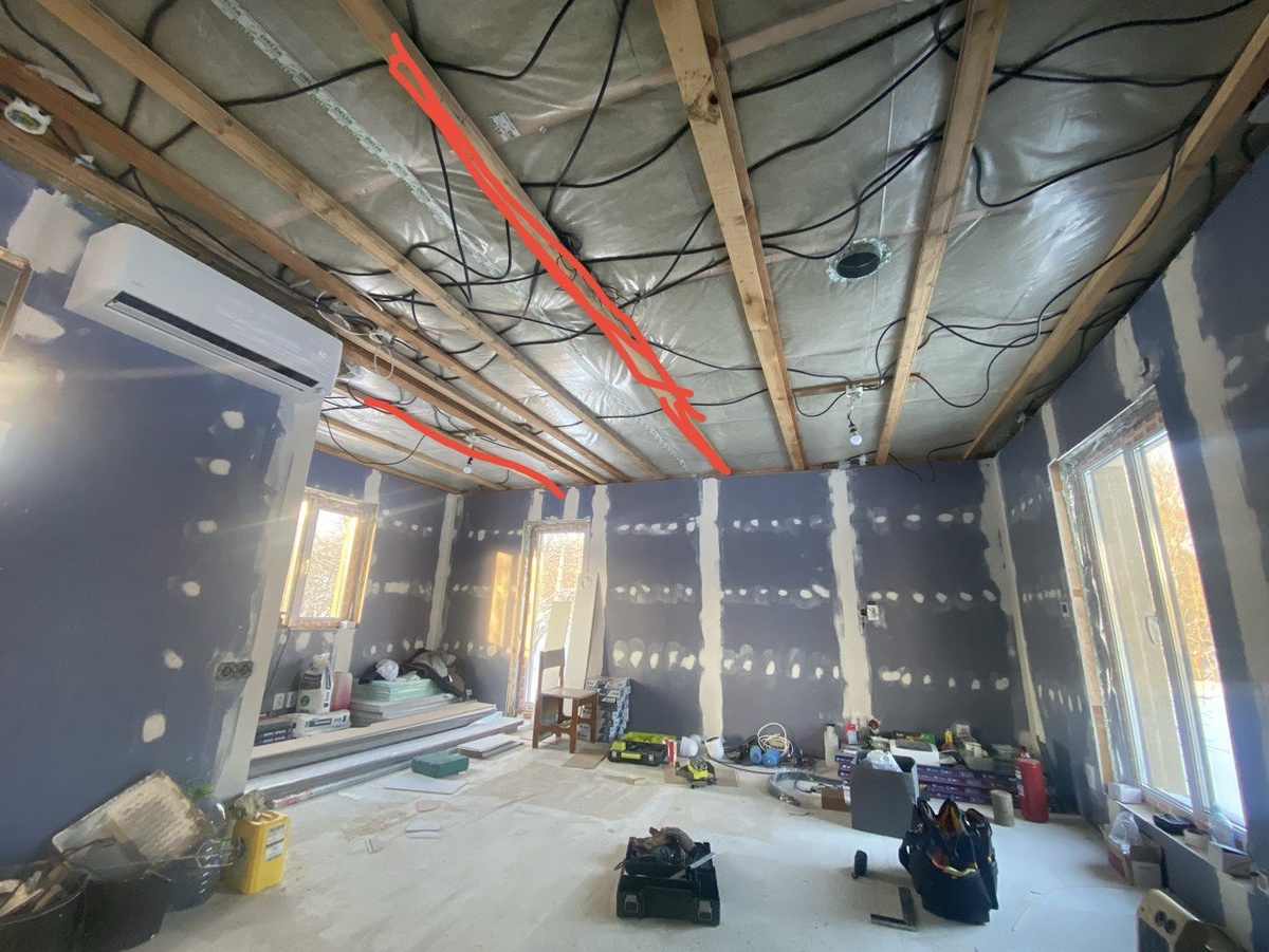 Самостройщику придется приобрести немало инструмента