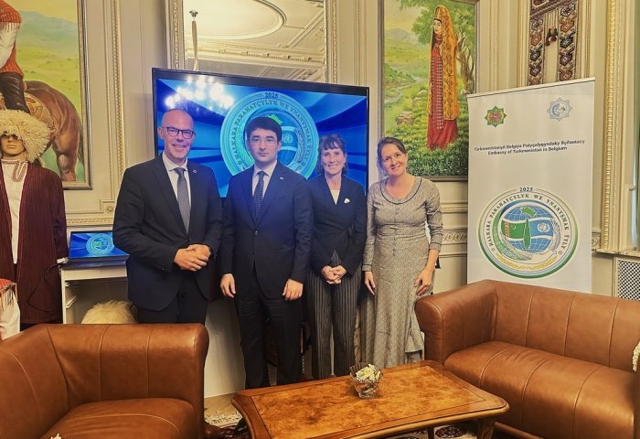 Встреча Сапара Пальванова с Петерисом Устубсом, 26 августа, 2025 г., Брюссель, Бельгия (Фото: Посольство Туркменистана в Бельгии)