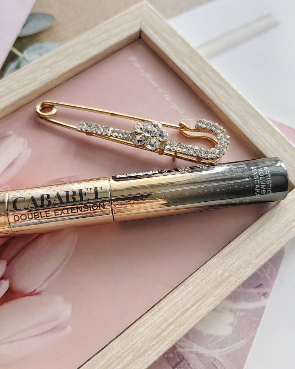 Тушь для ресниц от бренда "Vivienne Sabo", упаковка изначально в плёнке была