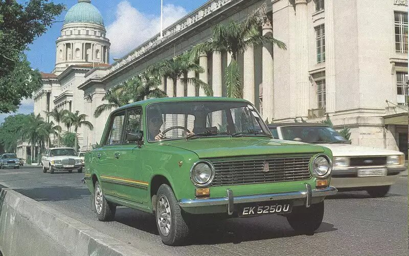 Экспортный ВАЗ-2101. Он же – Lada 1200 с правым рулем.