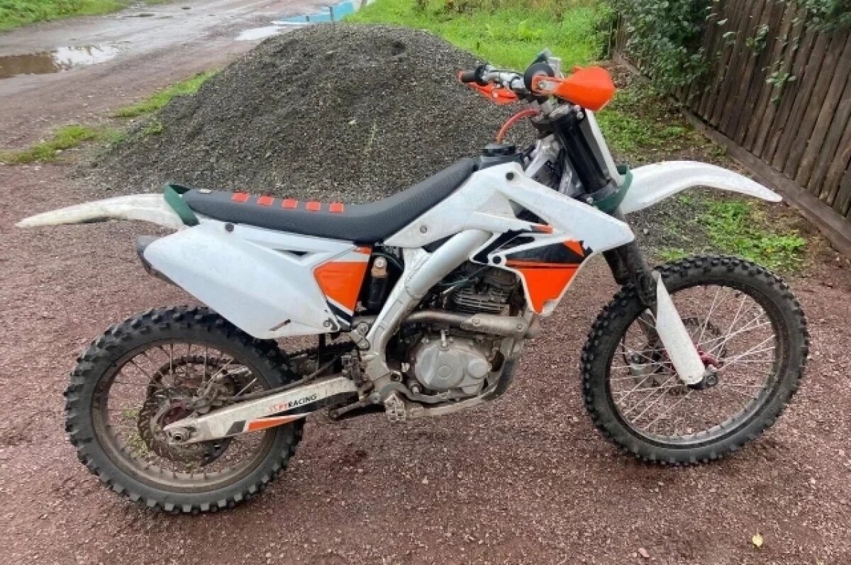    В Курагино подросток опрокинул питбайк и бросил подругу на месте ДТП