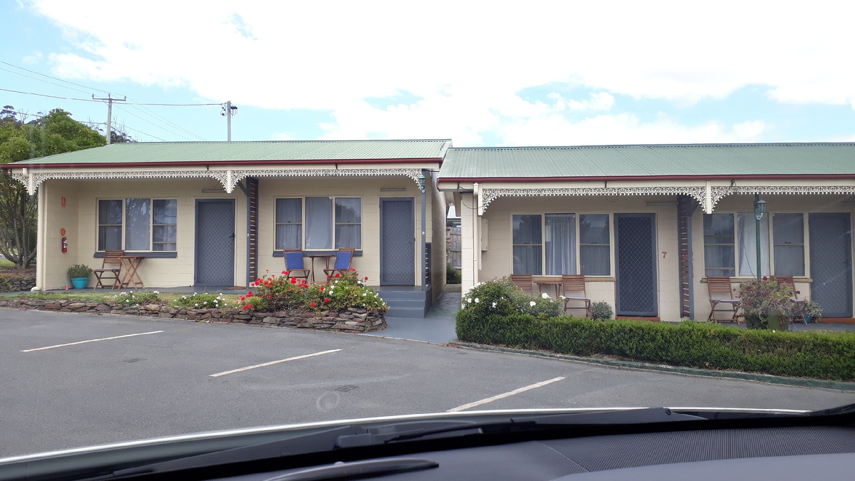 Вот в таком домике мы и жили