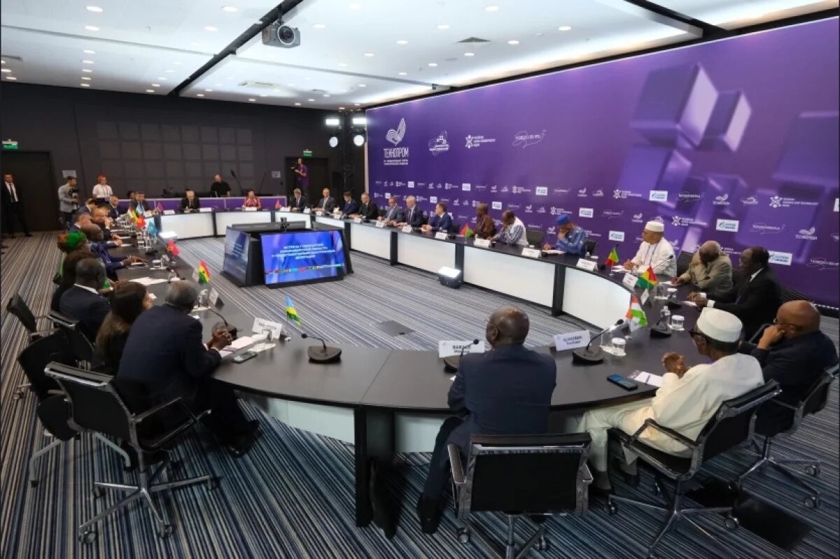    Травников поприветствовал представителей зарубежных делегаций «Технопрома»