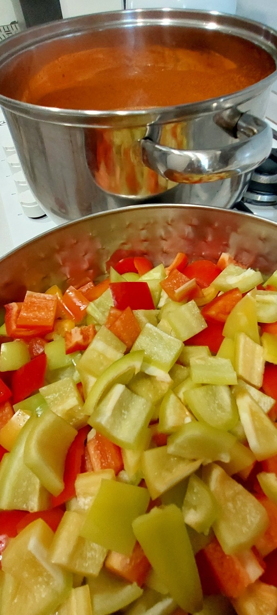 Соус из своих помидор. Перец покупной