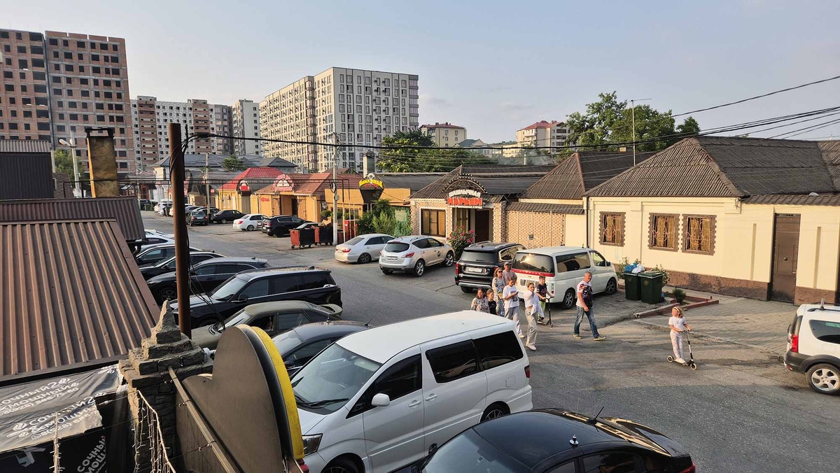 Протяженность улицы шалыков — чуть более 200 метров. Здесь уместились более 10 заведений. Листайте галерею, чтобы увидеть ещё фото