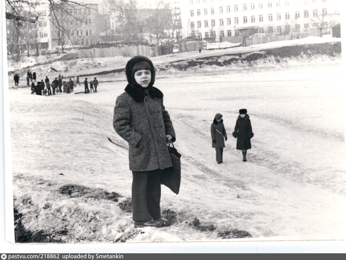 Калитниковский пруд. Вид на Птичий рынок, 1978 – 1979 г. Автор Николай Петрунин.