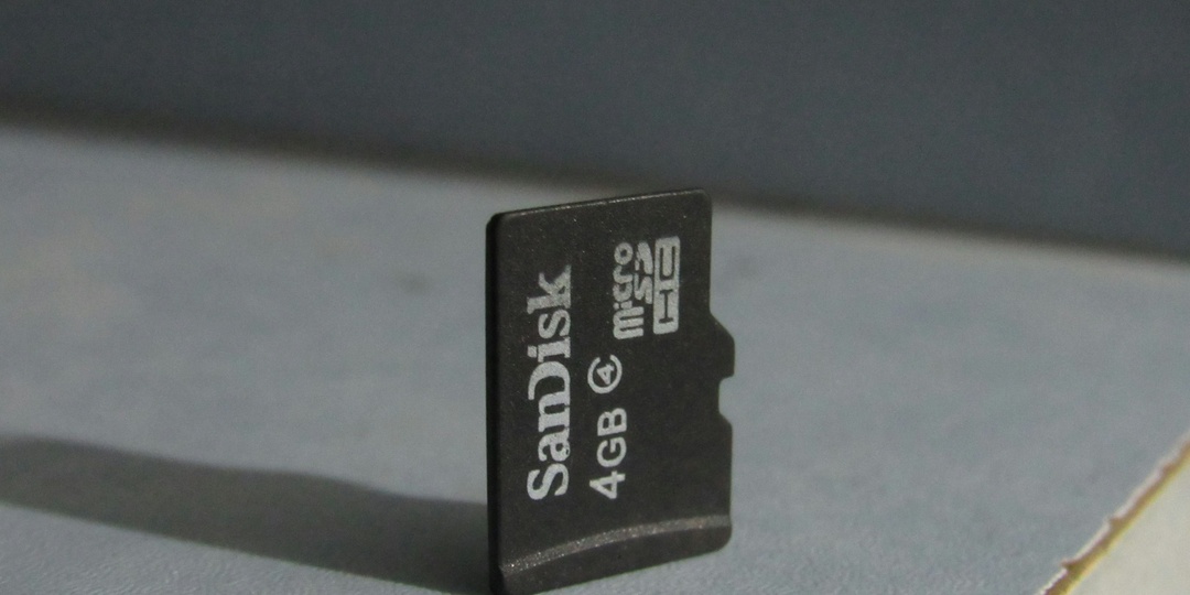 Как на microSD помещается 1 Тб информации?