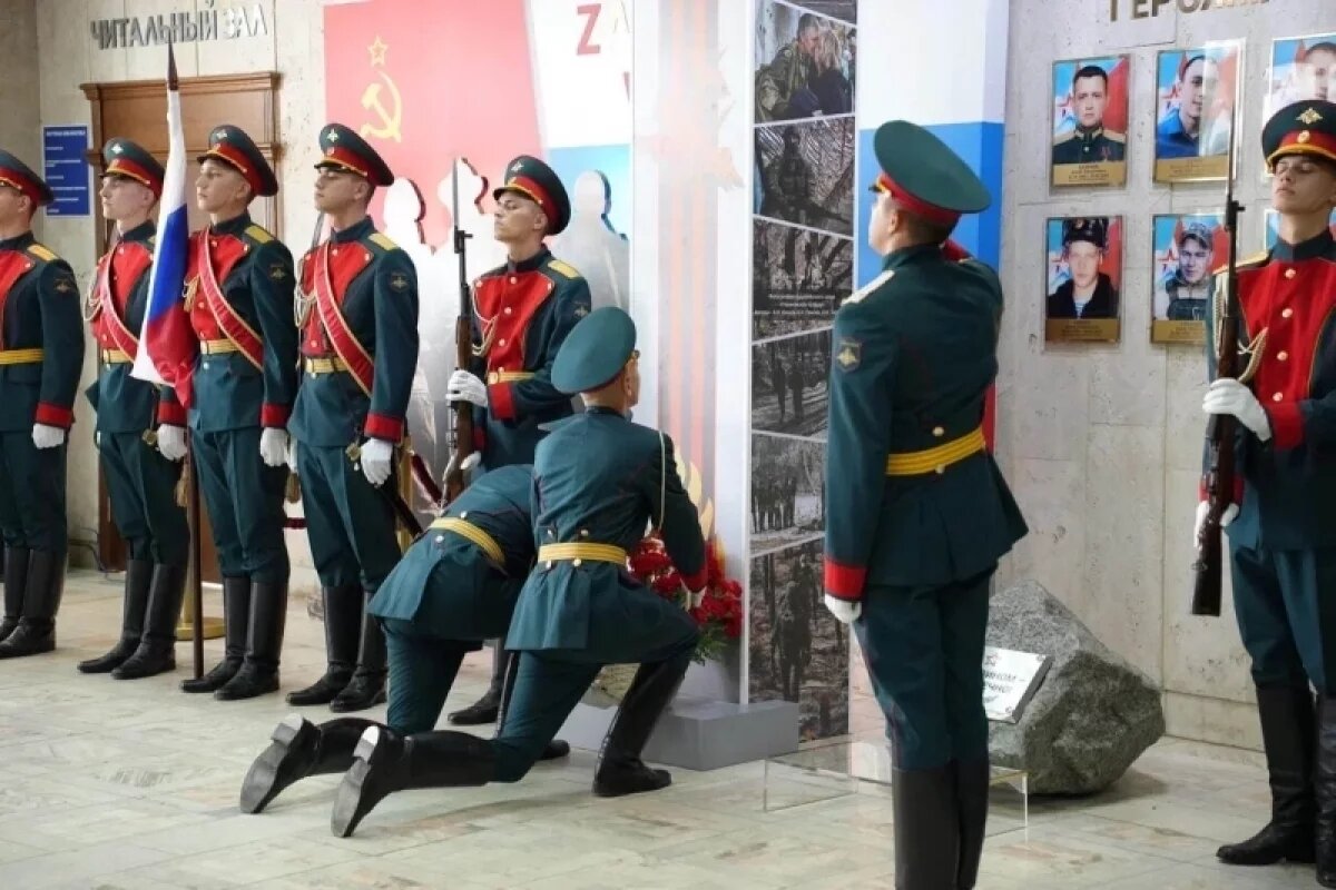    В ульяновском вузе открыли мемориал погибшим на СВО студентам и сотрудникам