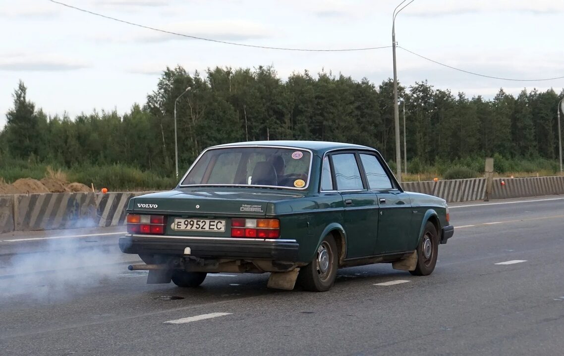 Дизельный Volvo 240 (Видимо по госномеру он побывал в СССР