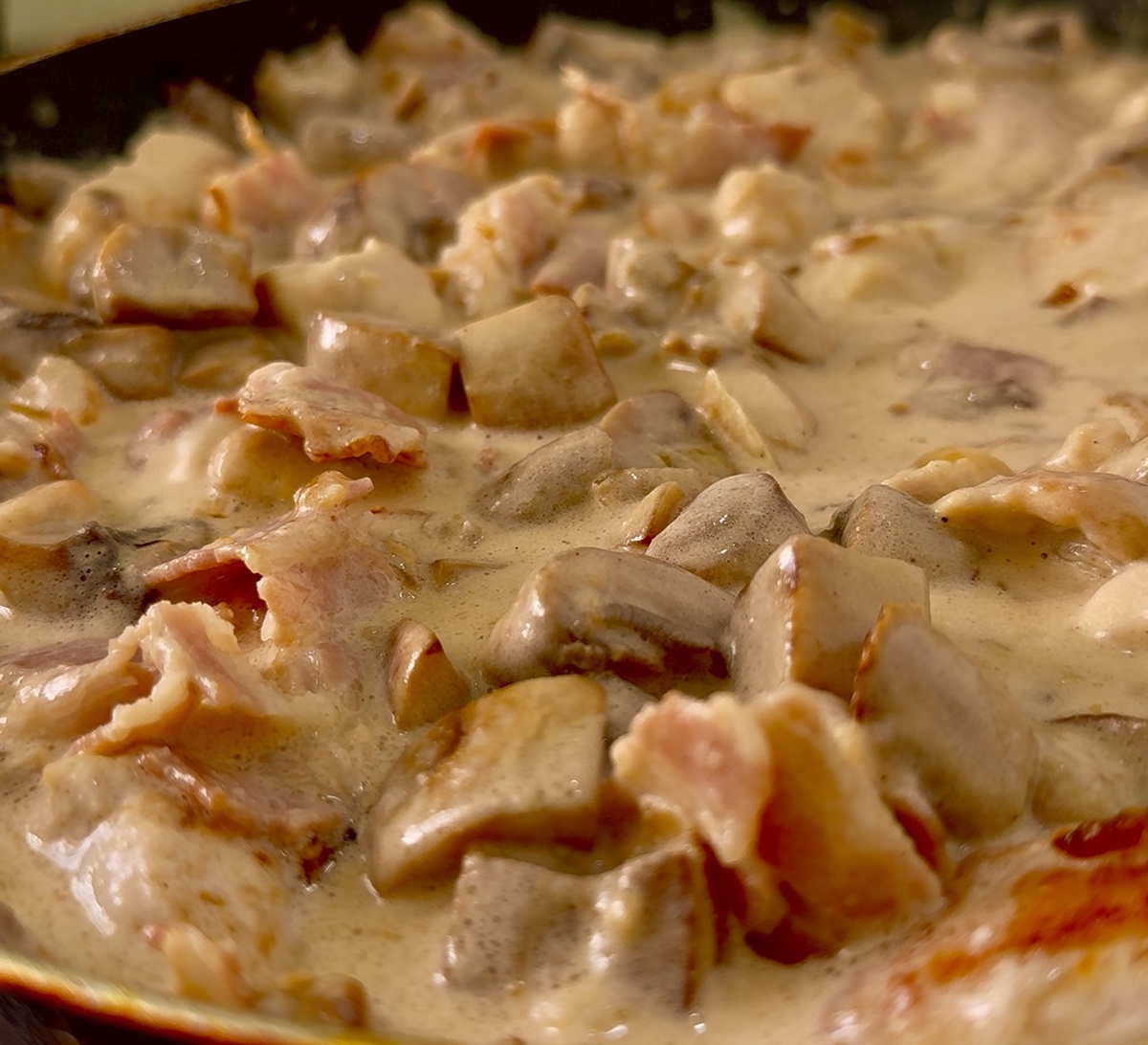 Бекон следует использовать с копчением