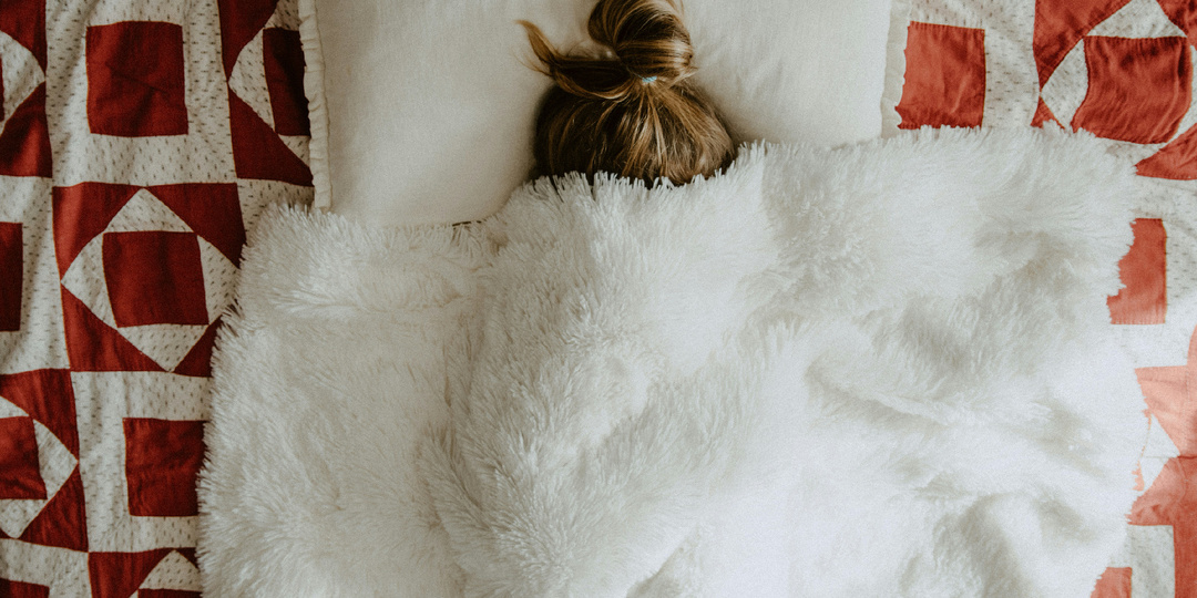 Почему не стоит застилать кровать сразу после пробуждения