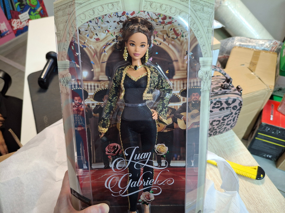 Барби Одиль Хуан Габриэль - живые фотографии 