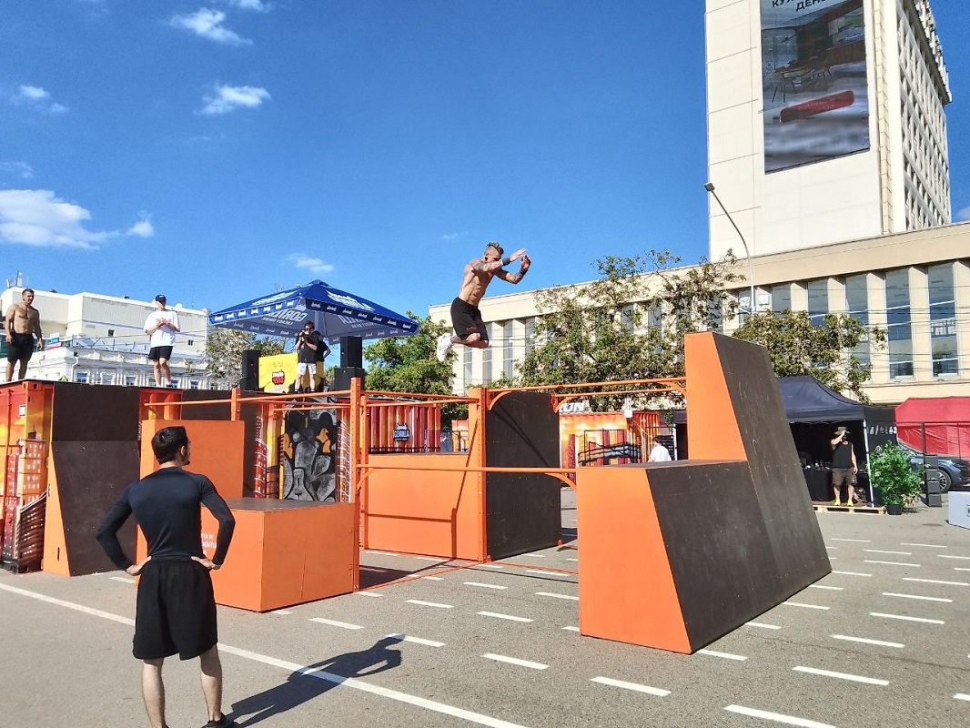 Все участники проекта являются людьми из мира паркура, поделился режиссер.  Фото: Фото: ФедералПресс / Екатерина Аблицова