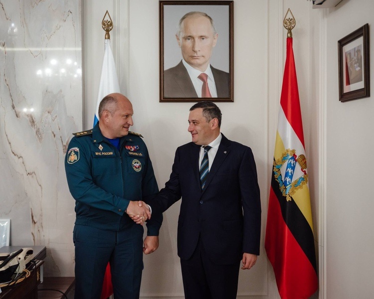     Глава МЧС России посетил Курскую область с рабочим визитом