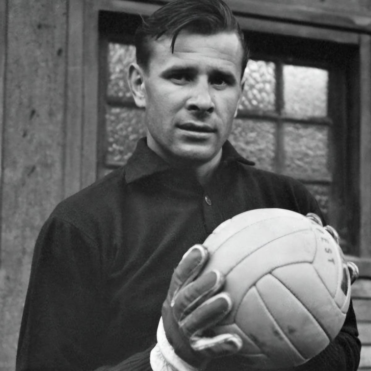 Яшин Л.И. (1929-1990). Великий футболист (голкипер).  Олимпийский чемпион 1956 года и Чемпион Европы 1960 года. Лучший вратарь XX века по версии ФИФА.