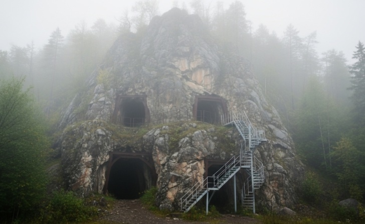    Создано с помощью ИИ