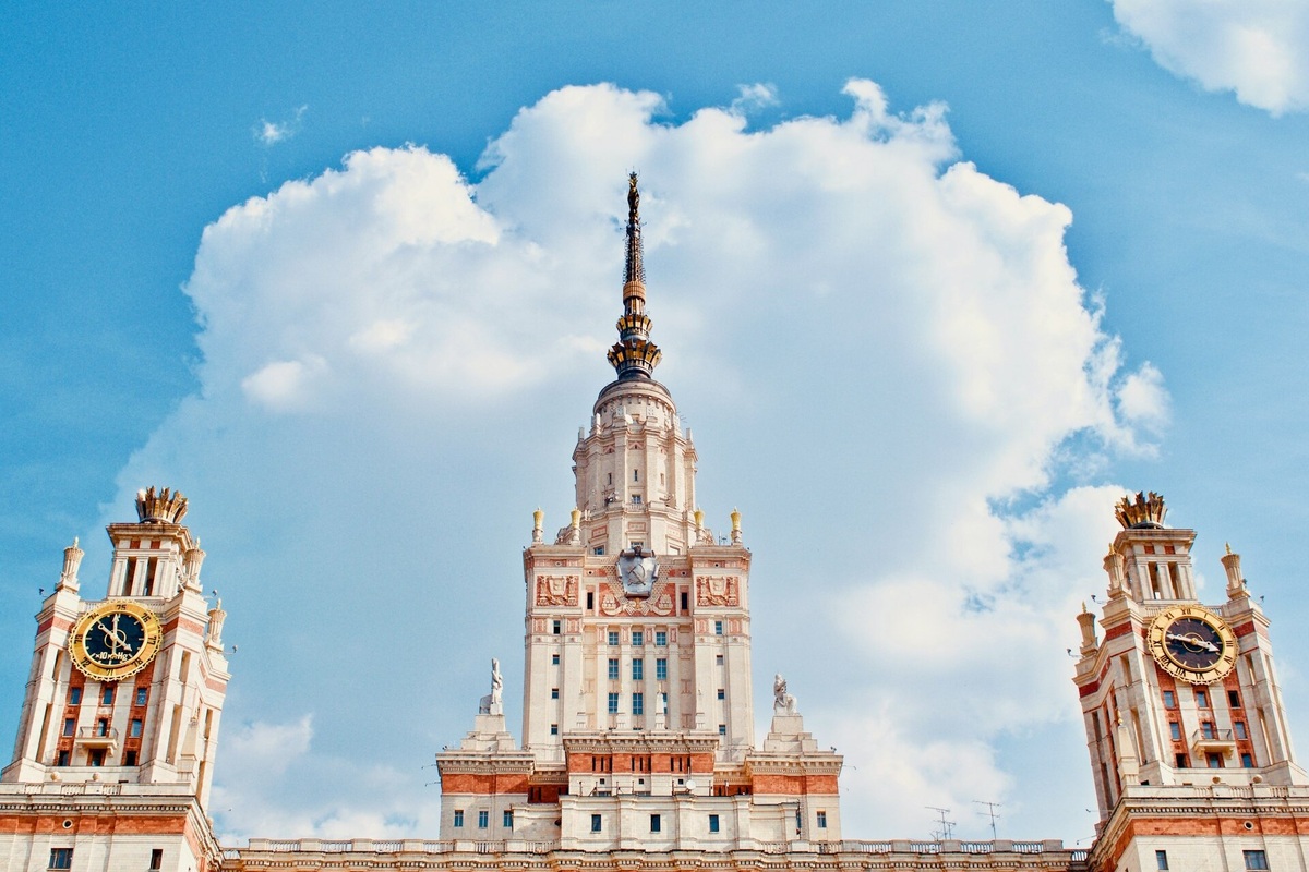     Это не слова-синонимы: чем институт отличается от университета