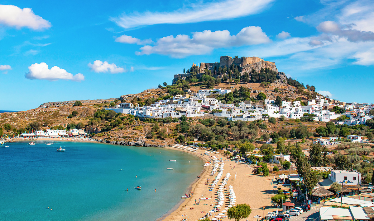 Средневековая цитадель по-прежнему охраняет столицу.Фото: Kadagan / Shutterstock.com