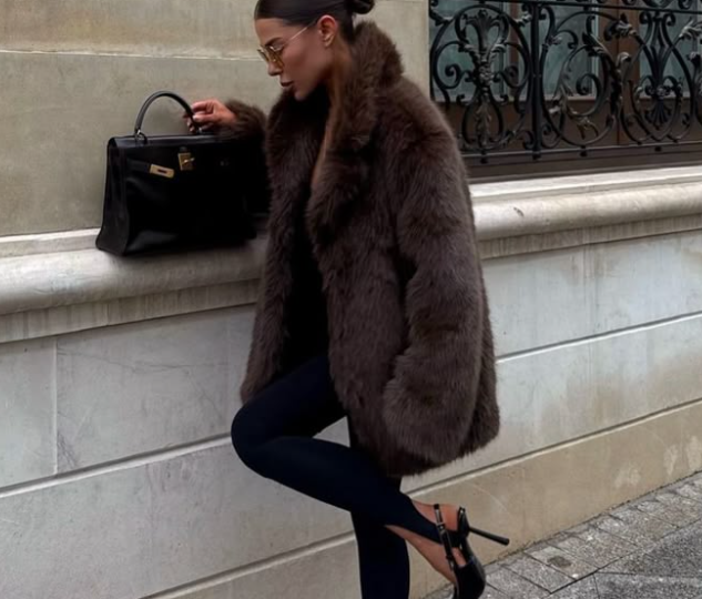 Как носить мех стильно и современно: 7 приёмов, которые убирают «тяжесть»