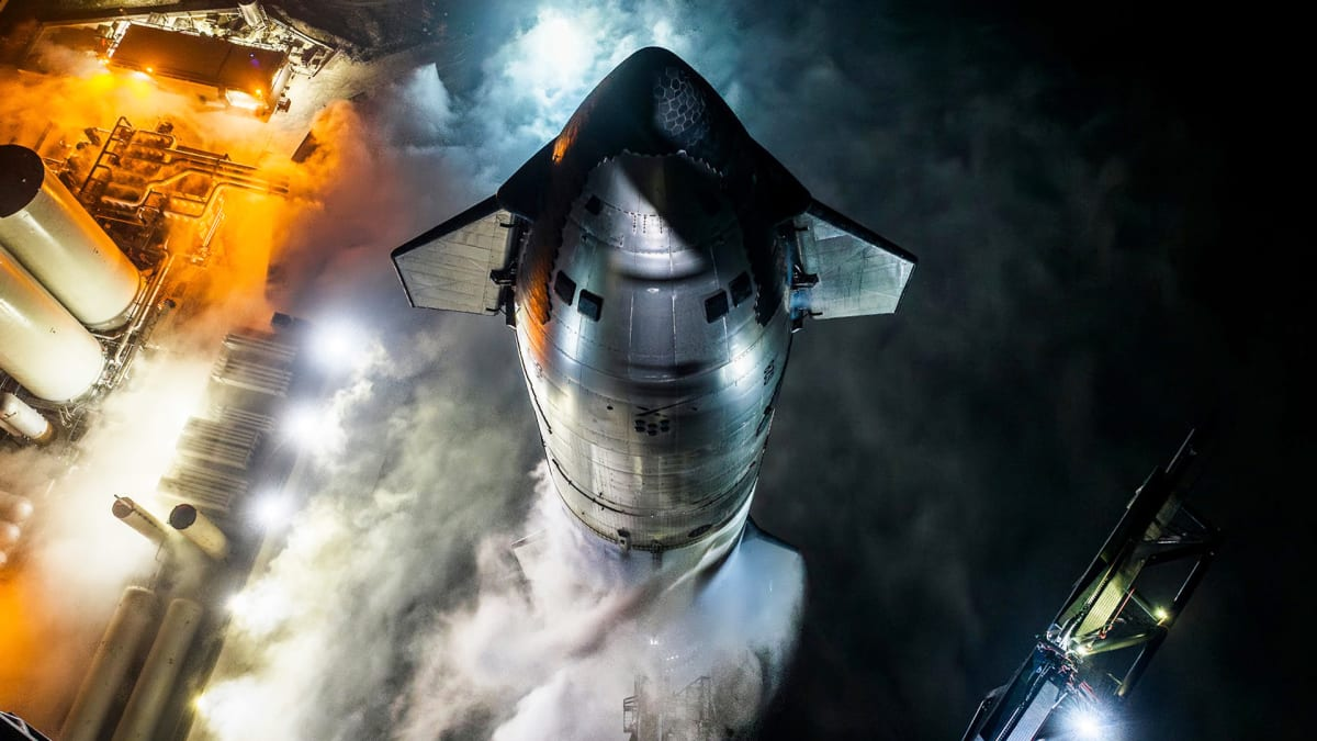 Starship на стартовой площадке. Источник: X/Twitter