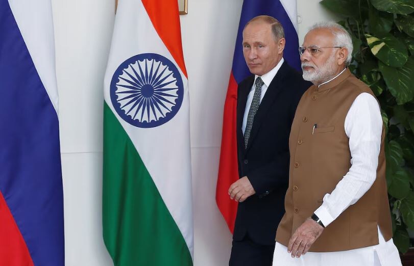 Президент России Владимир Путин и премьер-министр Индии Нарендра Моди прибывают на встречу в Хайдарабад-Хаус в Нью-Дели, Индия, 5 октября 2018 года. REUTERS/Adnan Abidi