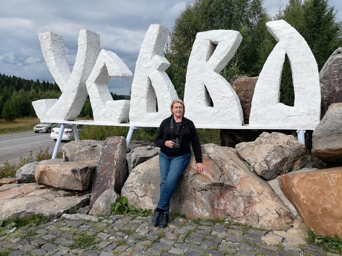 На автомобиле доехали до поселка Усьва. Небольшой отдых. Заряжаемся энергией- красотой природы, закупаем в местном магазинчике питьевую воду- и дальше, к конечному пункту нашего путешествия- каменному городу.