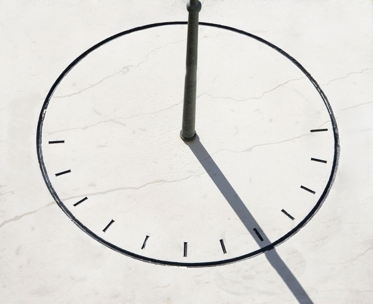 Рисунок: Ранние солнечные часы (иллюстрация)