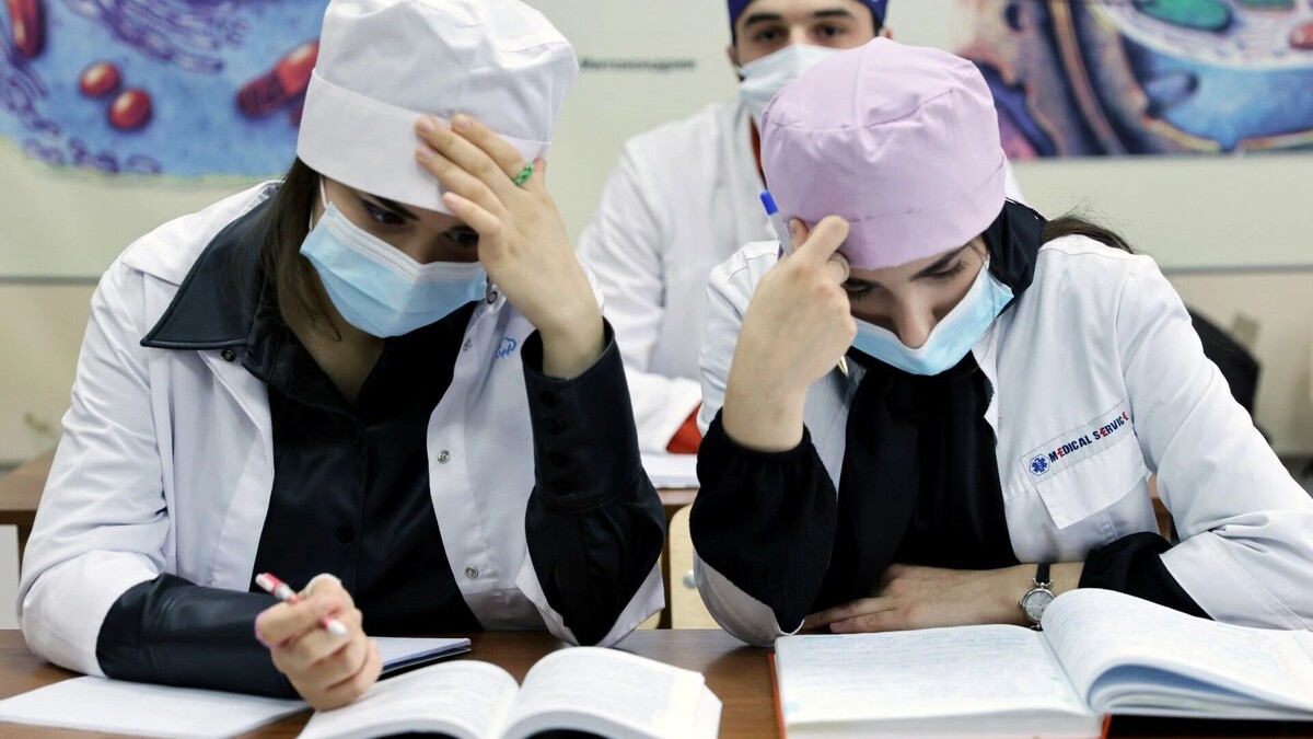 Студентов-медиков обяжут работать в госучреждениях. Фото: Елена Афонина/ТАСС