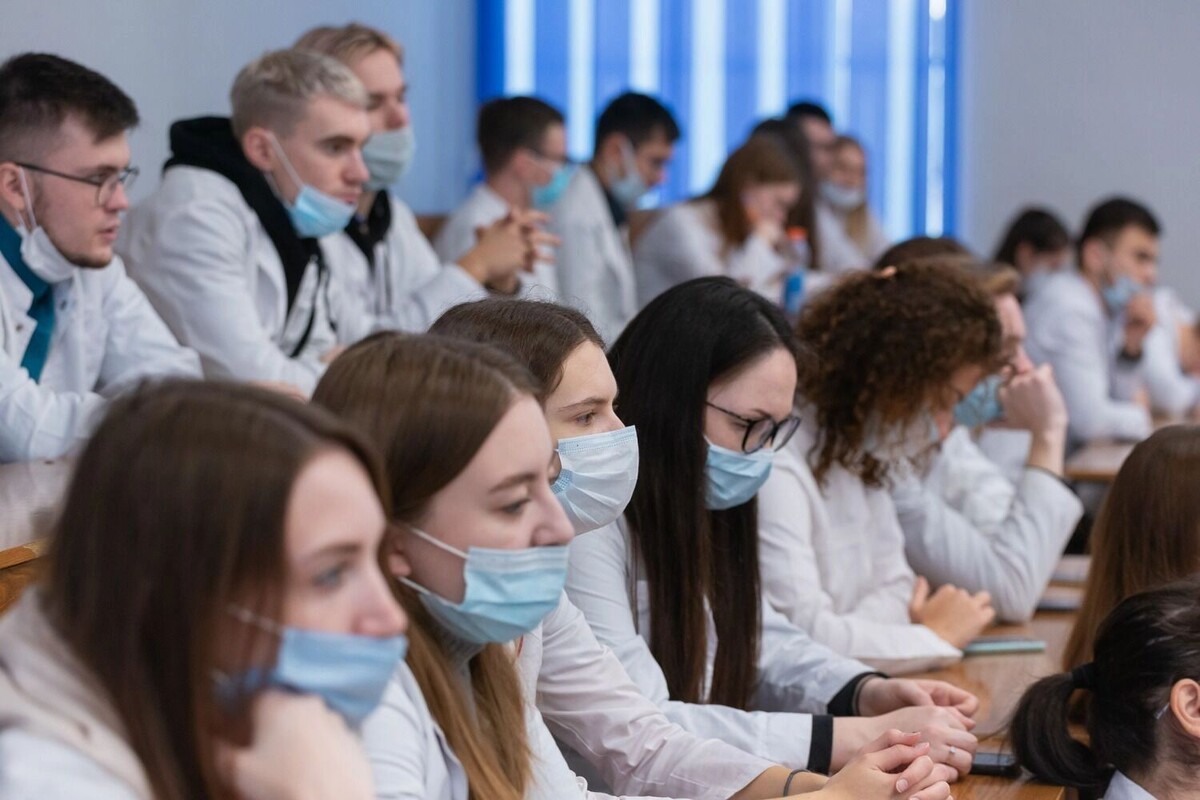 Выбирать варианты трудоустройства с 2026 года смогут только студенты платного отделения. Фото: Дарья Зима / Wikimedia