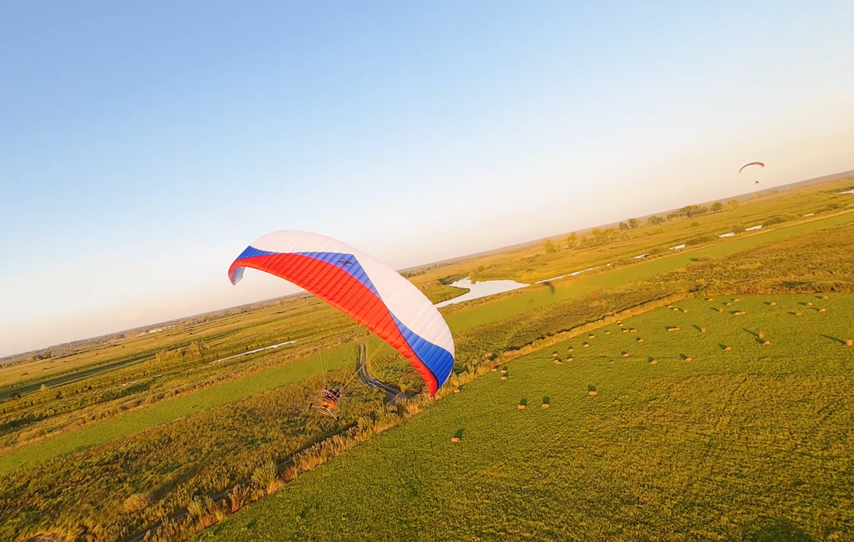 Полеты на параплане в Барнауле, мотопараплан ParaAvis Zorro II, трайк Аэромастер Профи 500