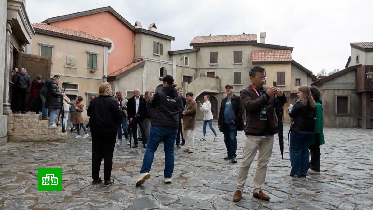    Иностранным режиссерам и инвесторам показали кинопарк «Москино»