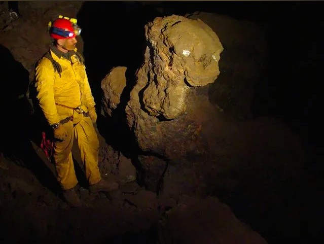 Андрей И в Гроте с верблюдом(со съемок фильма Серебряный город)