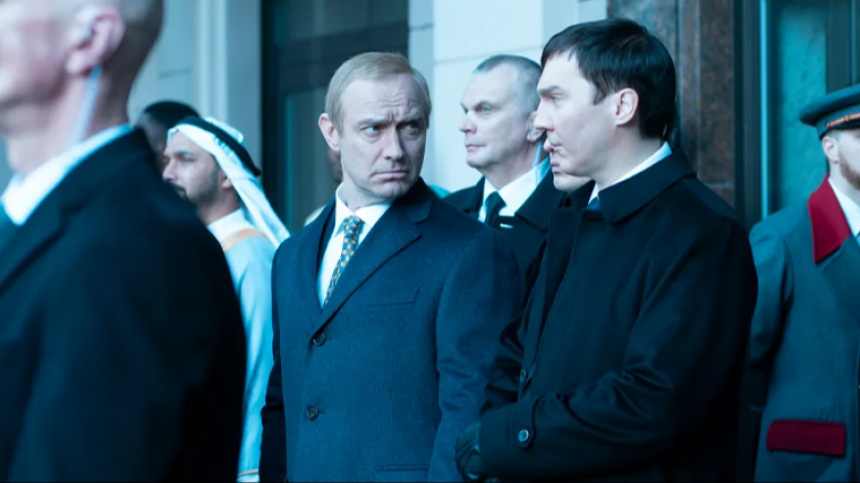    Фото: Кадр из к/ф «Кремлевский волшебник», реж. Оливье Ассайас, 2025 г.