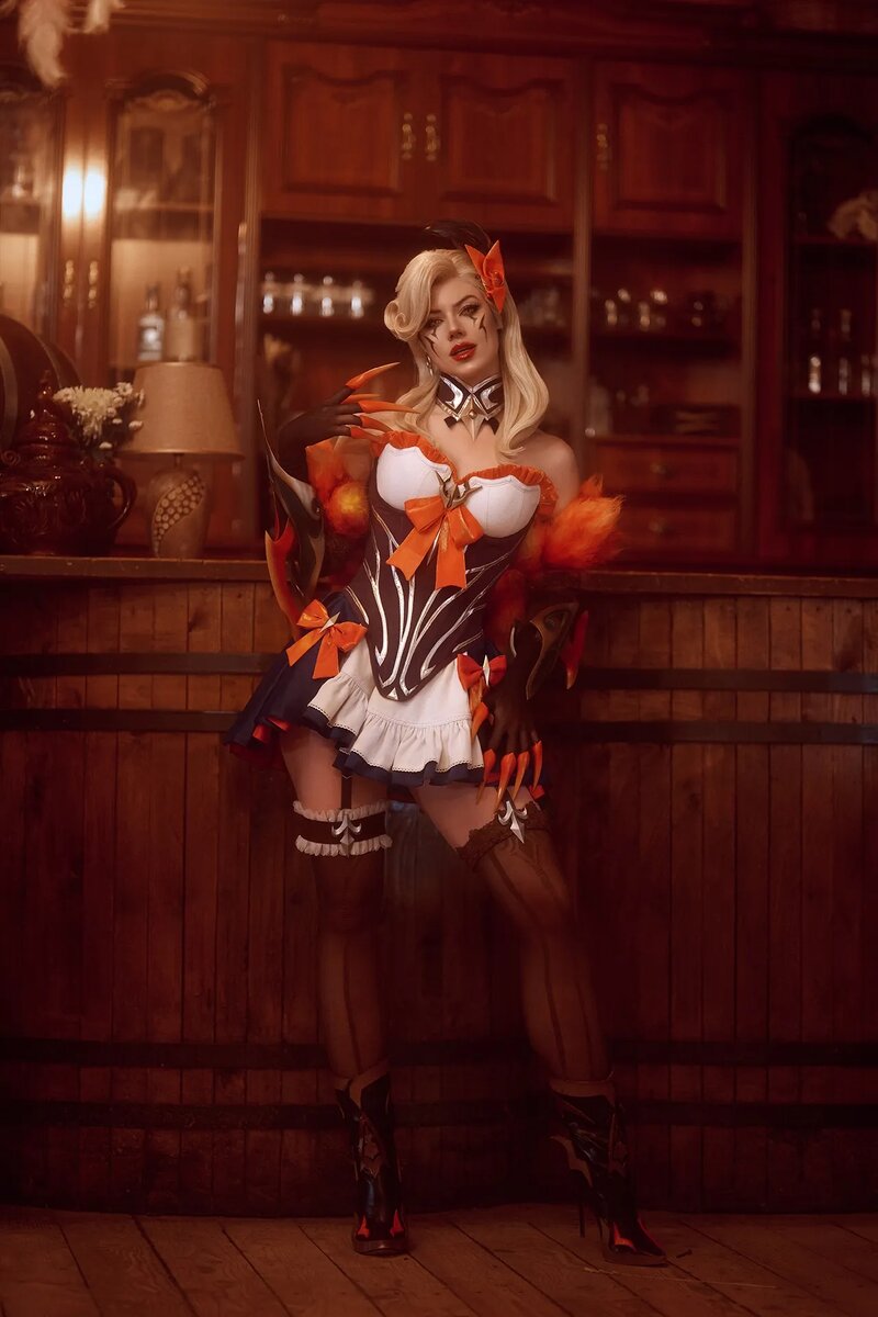 Косплей на скин Ковбой Эвелинн из LoL. Косплеер: KamikoZero. Фотограф: CHATSKYPHOTO. Источник: vk.com/kamikozerocosplay   📷